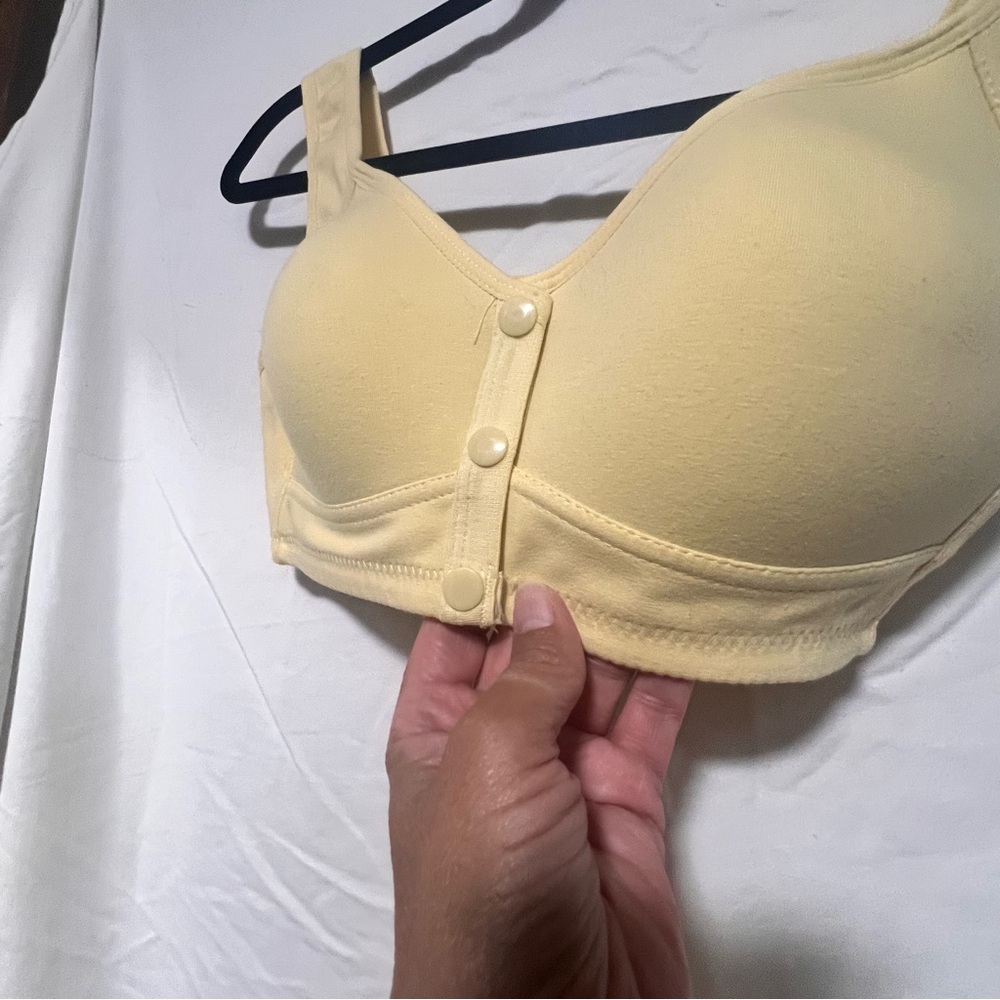 NWT Yellow Daisy Bra Soft Comfort Sports Bra Shaping Slimming Soft Comfy - Picture 4 of 8